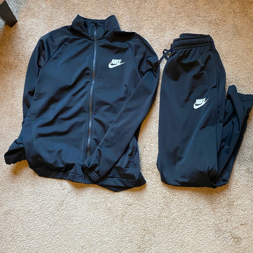 Nike track suit size L
